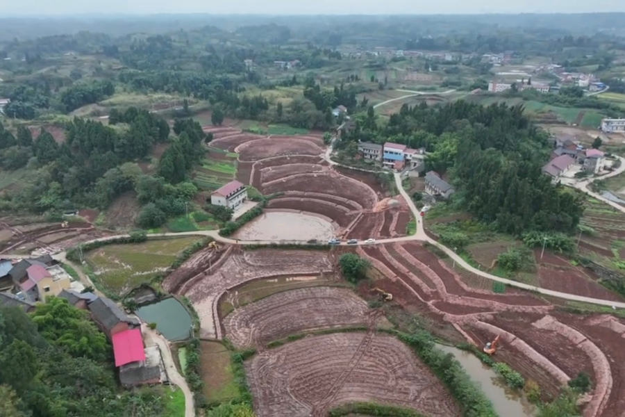 匯友集團(tuán)內(nèi)江東興區(qū)2025年高標(biāo)準(zhǔn)農(nóng)田項(xiàng)目建設(shè)繪就現(xiàn)代農(nóng)業(yè)新圖景